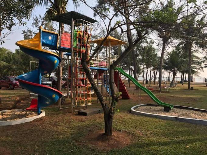 Sea Breeze Beach Resort Mamallapuram Dış mekan fotoğraf