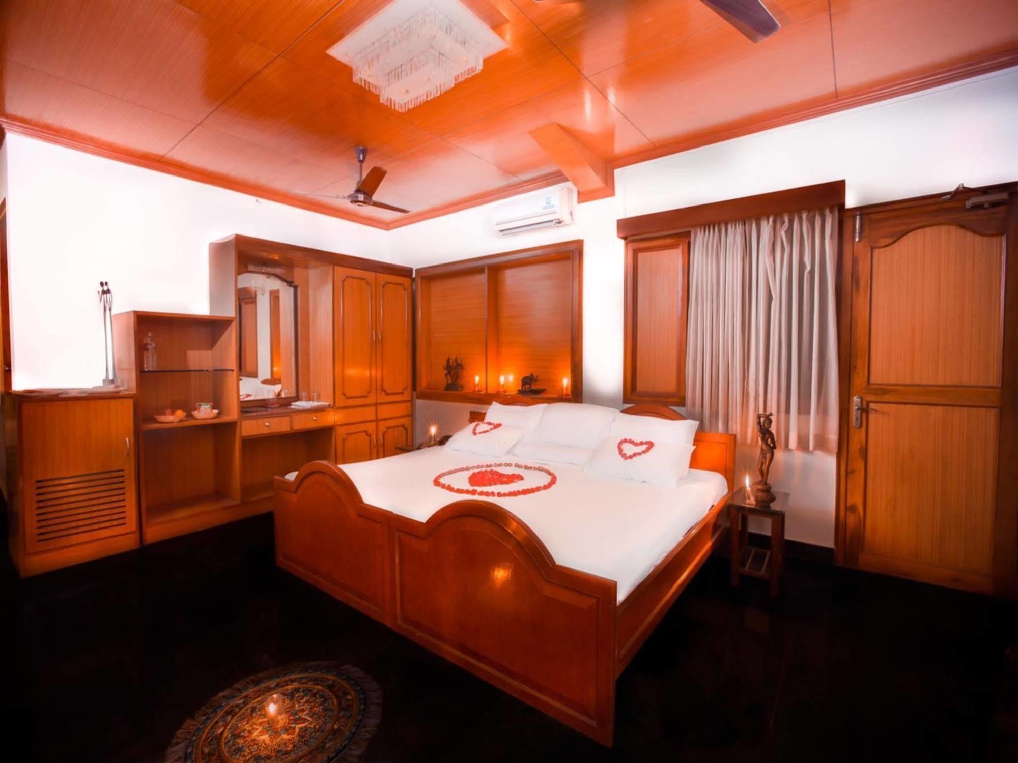 Sea Breeze Beach Resort Mamallapuram Dış mekan fotoğraf