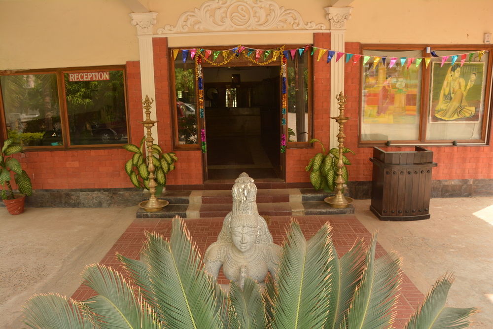 Sea Breeze Beach Resort Mamallapuram Dış mekan fotoğraf